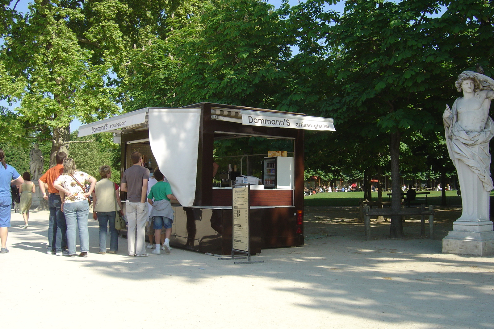 Picture France Paris Garden of Tuileries 2007-05 189 - Picture Garden of Tuileries