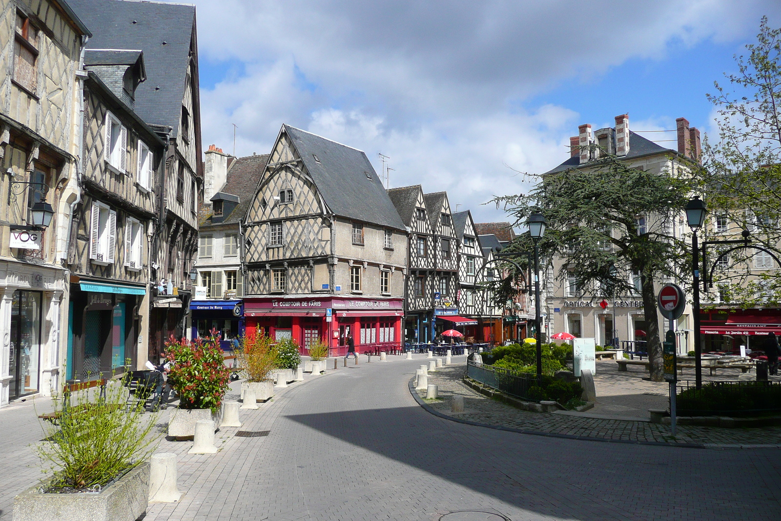 Picture France Bourges 2008-04 57 - Trail Bourges