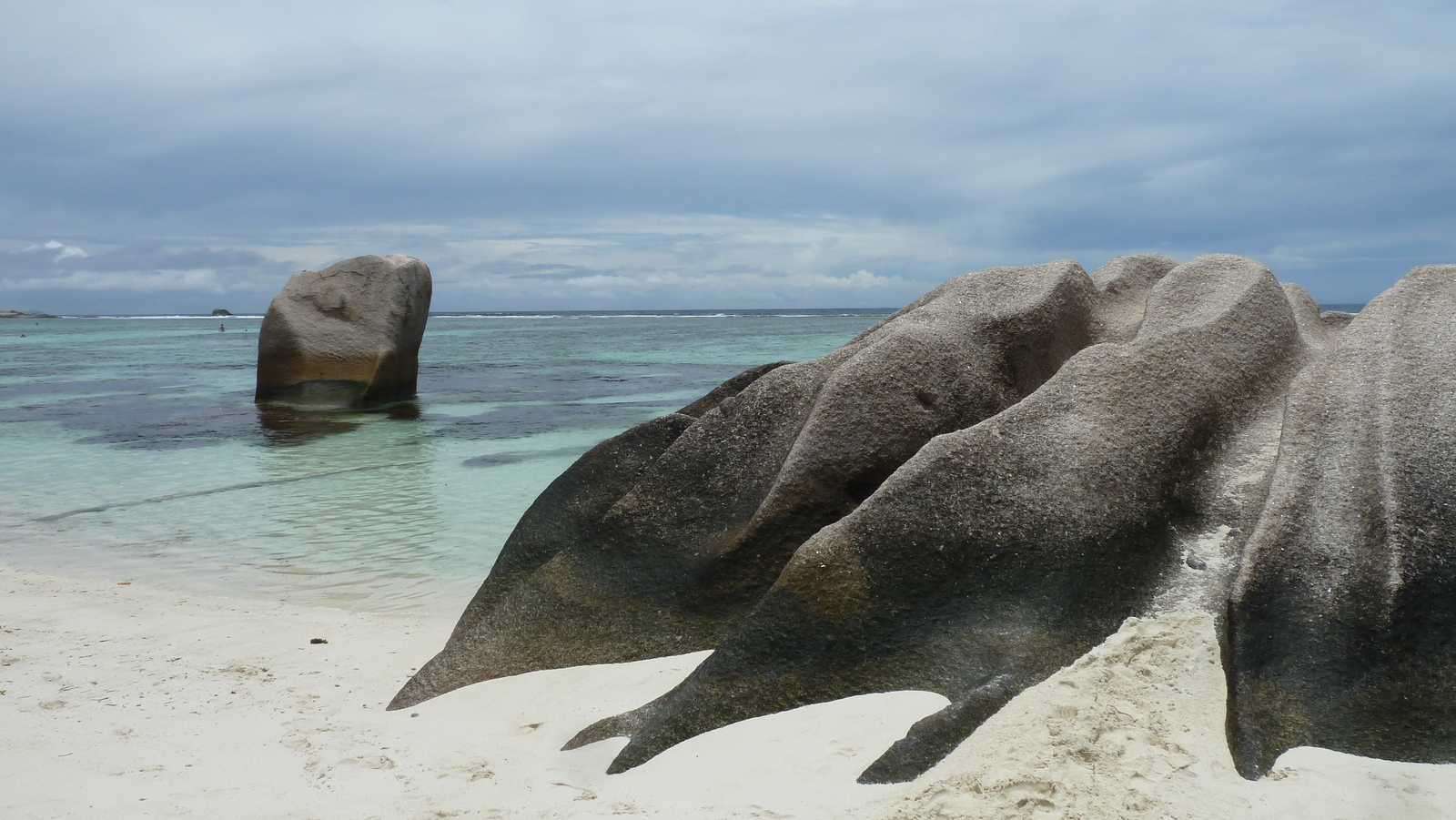 Picture Seychelles La Digue 2011-10 23 - Road La Digue