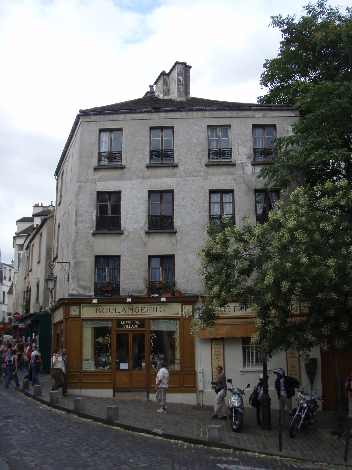 Picture France Paris 18th Arrondissement 2007-07 95 - Road 18th Arrondissement