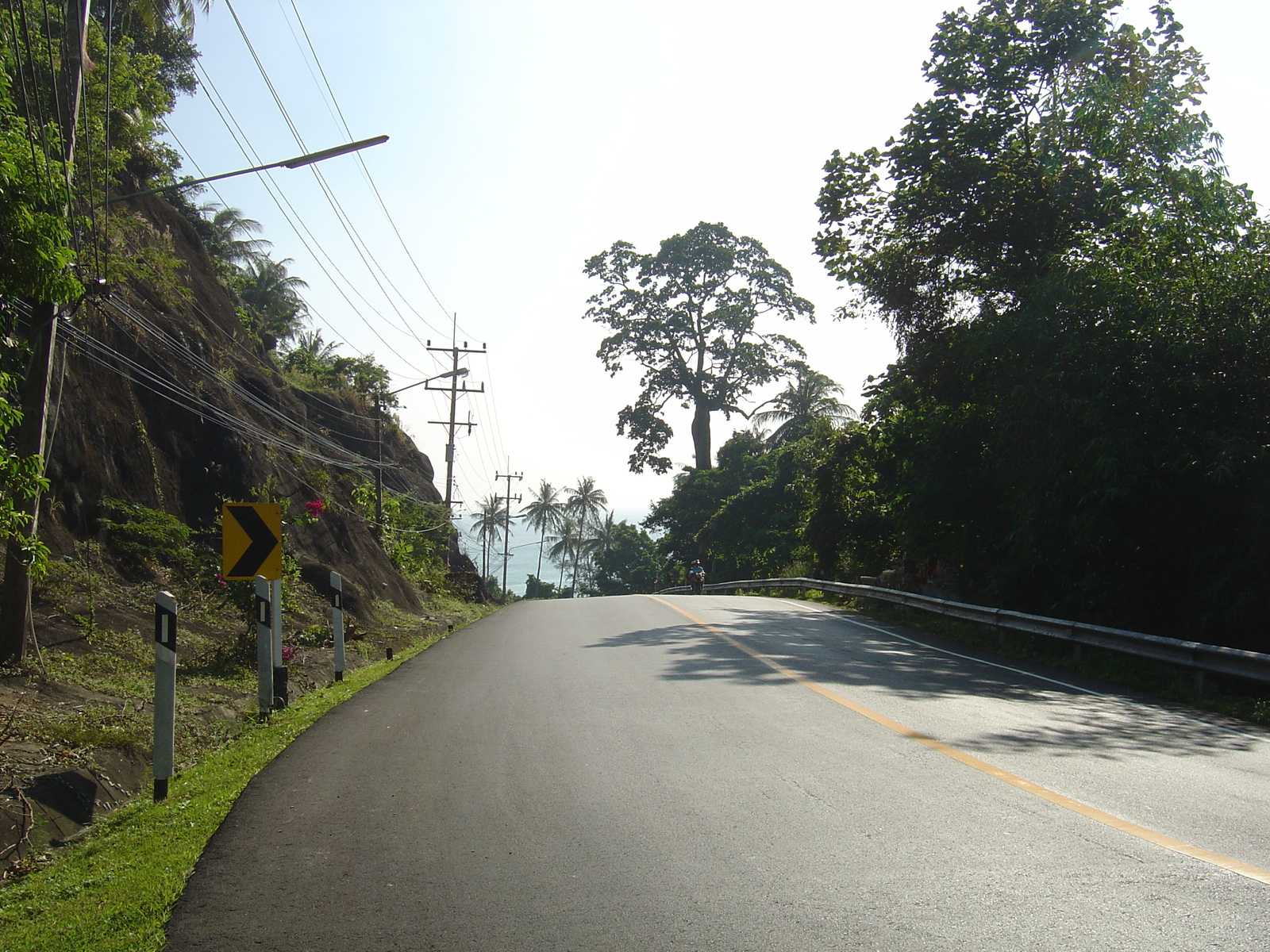 Picture Thailand Phuket Karon Beach 2005-12 28 - Road Karon Beach