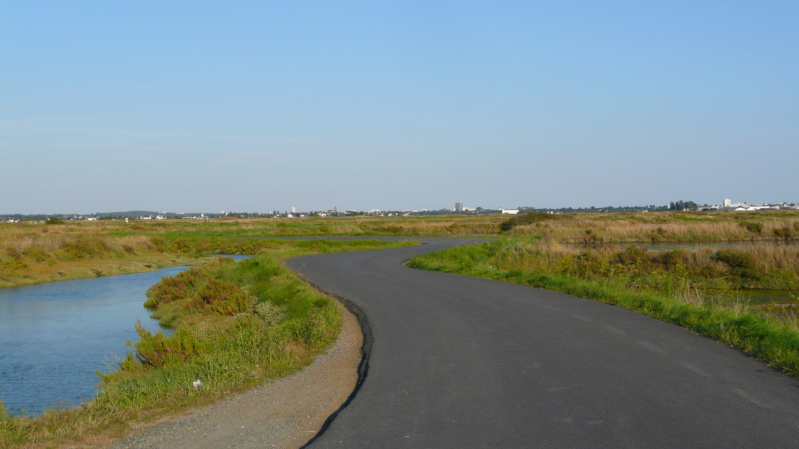 Picture France Guerande Les marais salants 2007-08 25 - Perspective Les marais salants