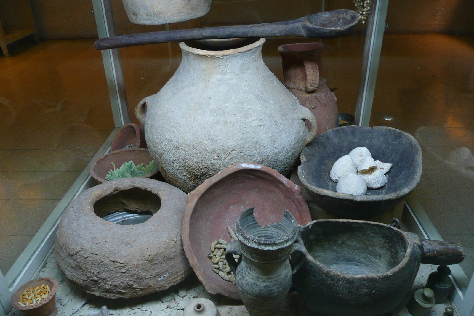 Picture Jordan Amman Roman Theater Jordan Museum of Popular tradition 2007-12 31 - Perspective Jordan Museum of Popular tradition