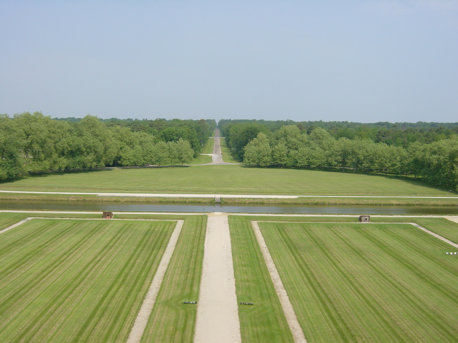 Picture France Chambord 2003-05 56 - Perspective Chambord