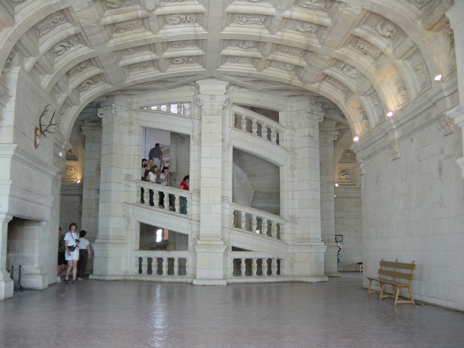 Picture France Chambord 2003-05 52 - Perspective Chambord