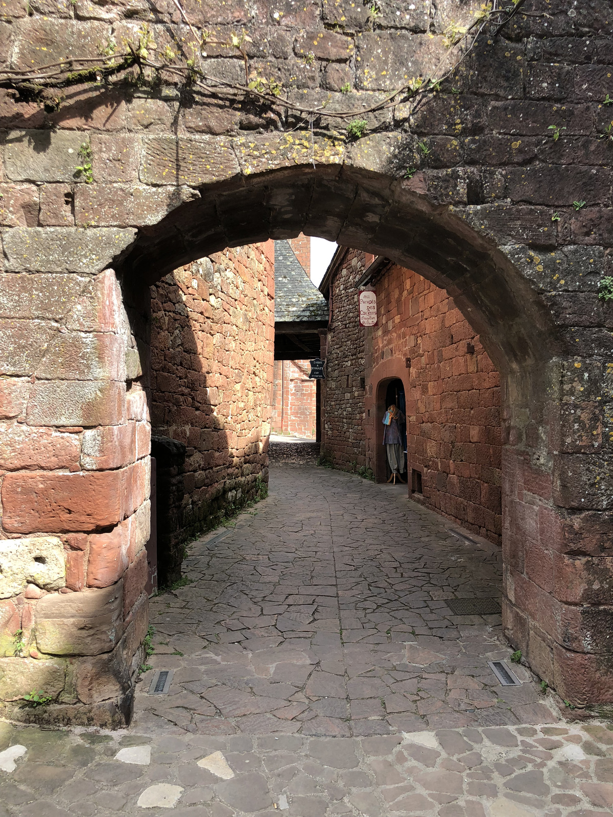 Picture France Collonges la Rouge 2018-04 133 - Perspective Collonges la Rouge