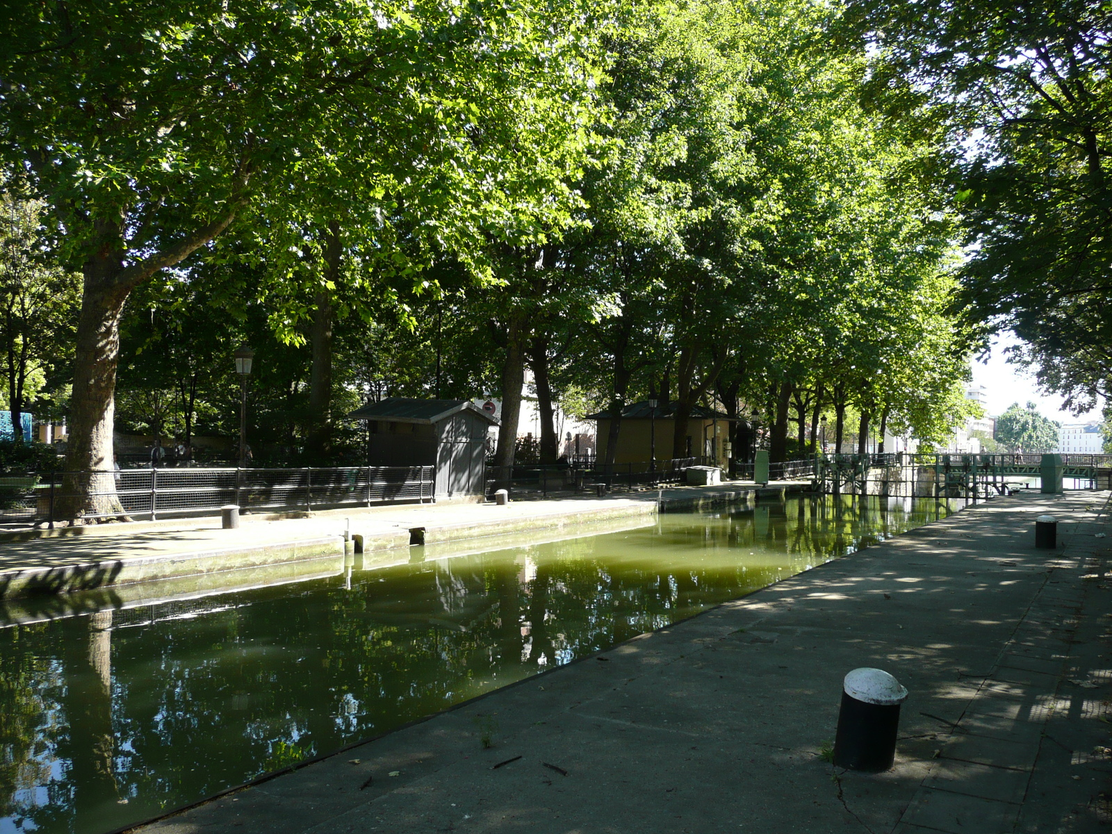 Picture France Paris Canal St Martin 2007-08 65 - Photographers Canal St Martin