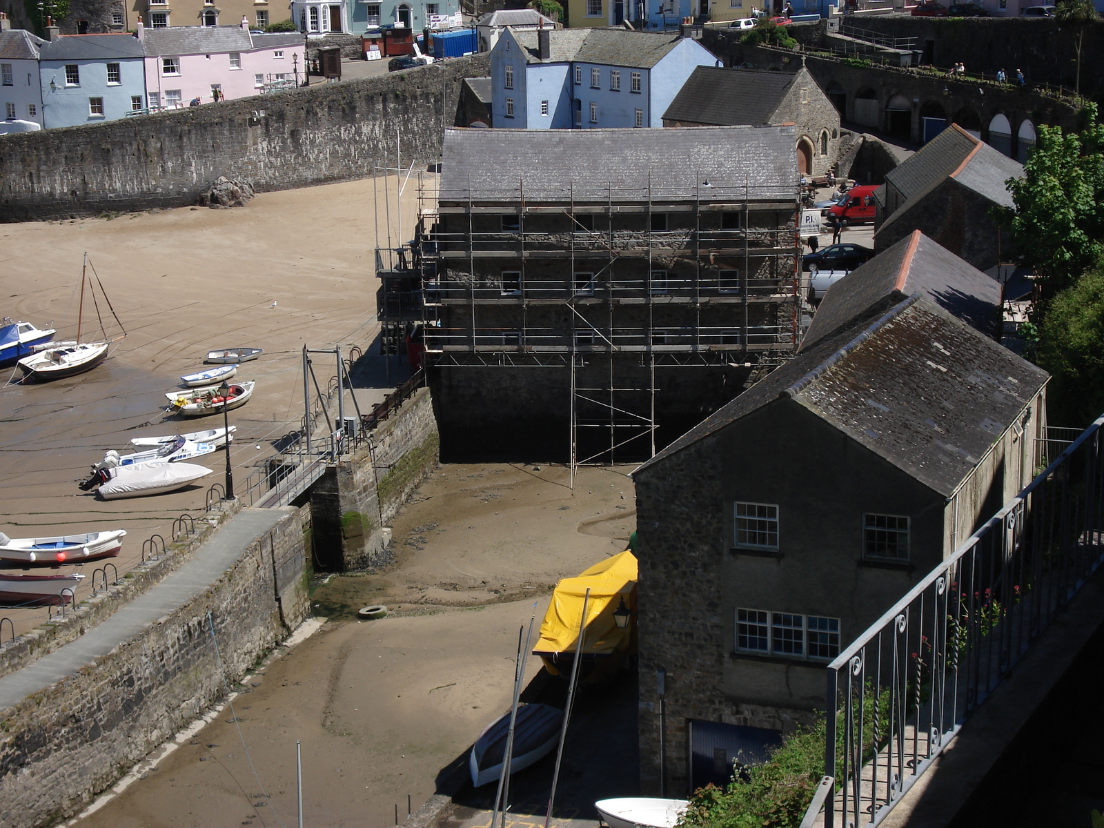 Picture United Kingdom Pembrokeshire Tenby 2006-05 21 - Photographers Tenby