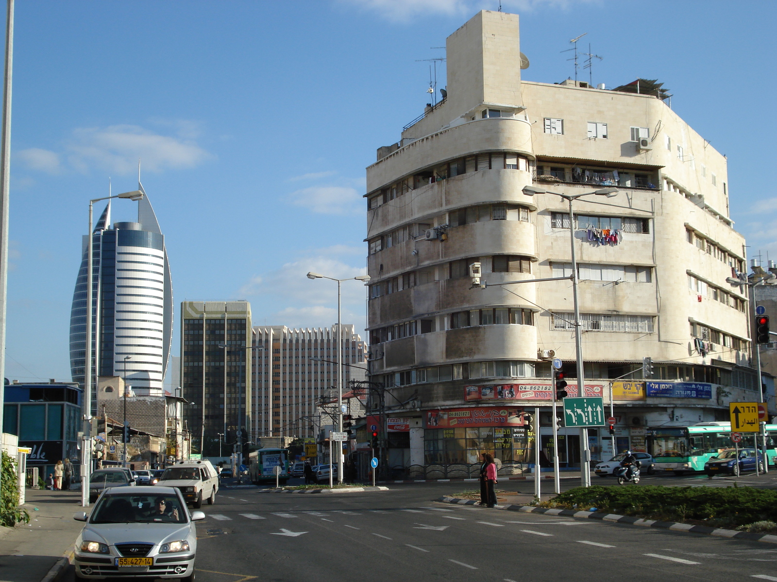 Picture Israel Haifa 2006-12 12 - Perspective Haifa