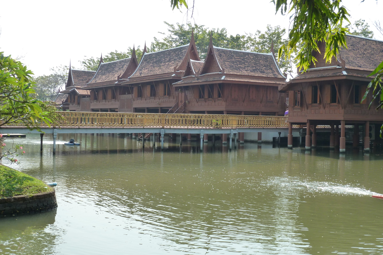 Picture Thailand Bangkok Vimanmek Palace 2011-01 44 - View Vimanmek Palace