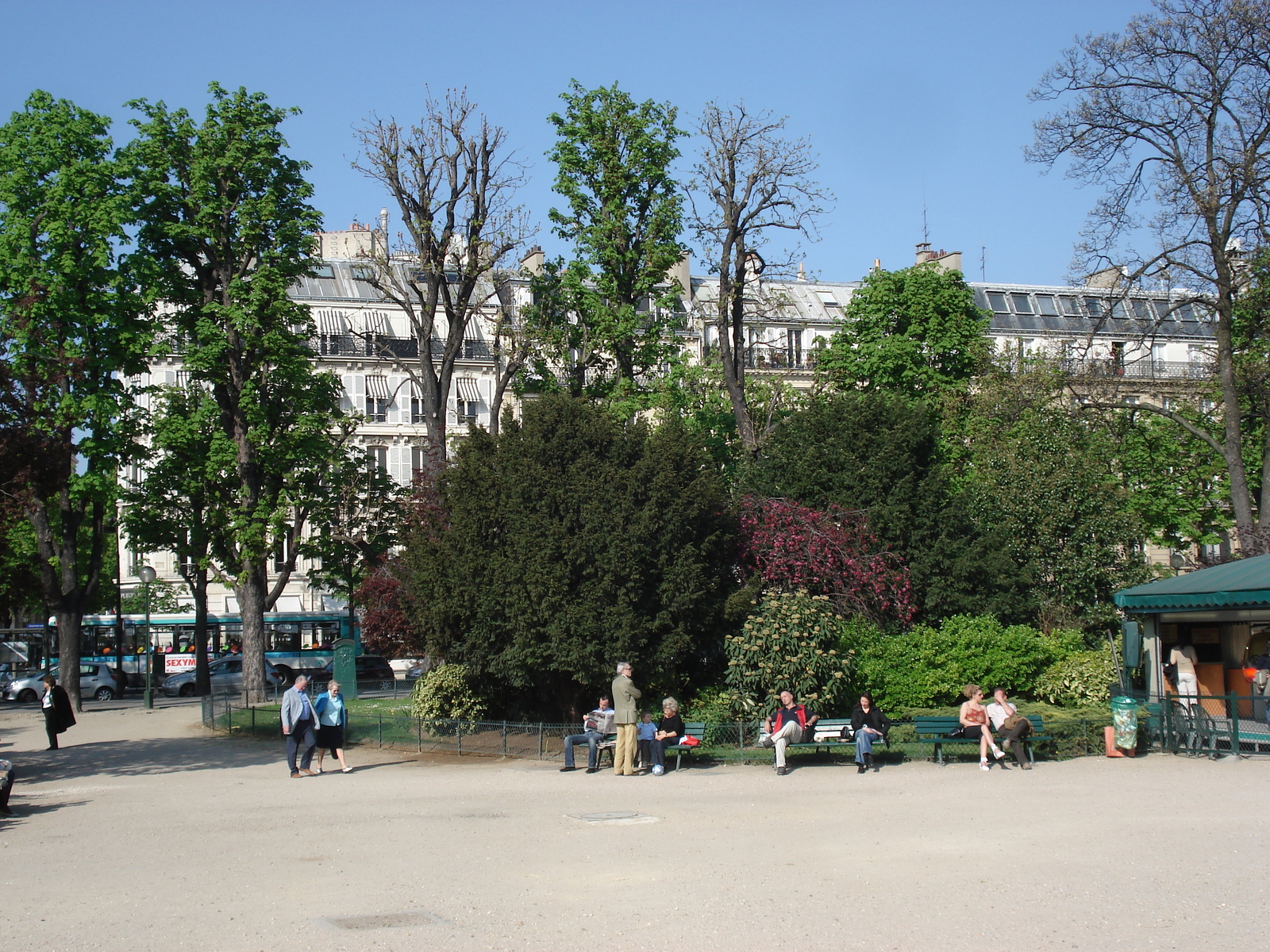 Picture France Paris Champs Elysees 2006-04 3 - Photographers Champs Elysees