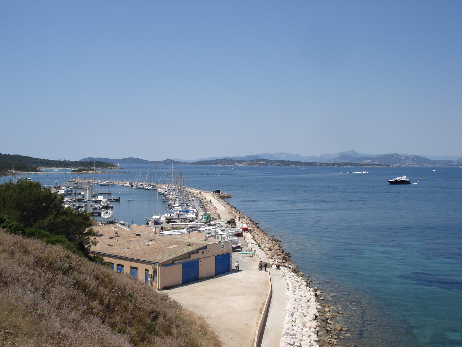 Picture France Porquerolles Island 2006-06 41 - Perspective Porquerolles Island