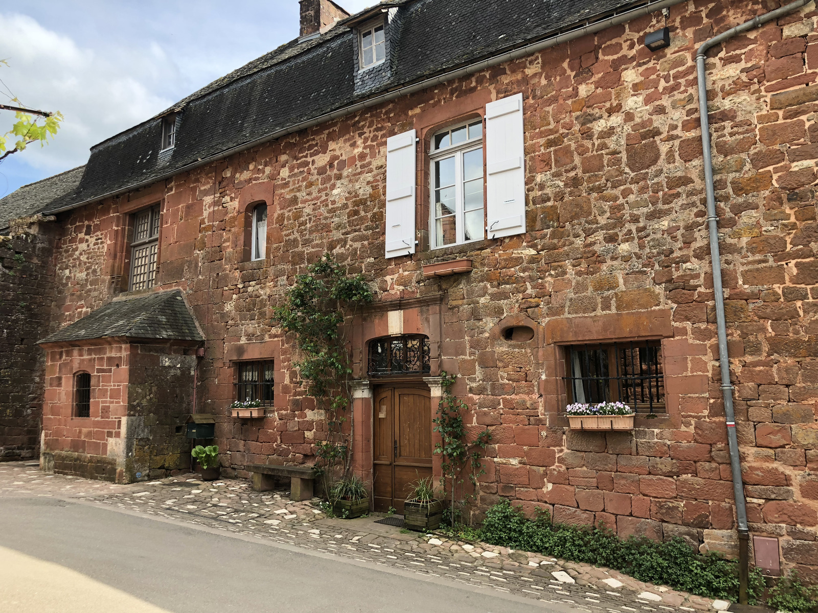 Picture France Collonges la Rouge 2018-04 53 - Car Collonges la Rouge