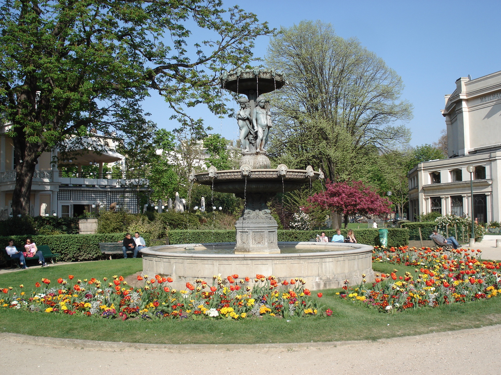 Picture France Paris Champs Elysees 2006-04 47 - Sightseeing Champs Elysees