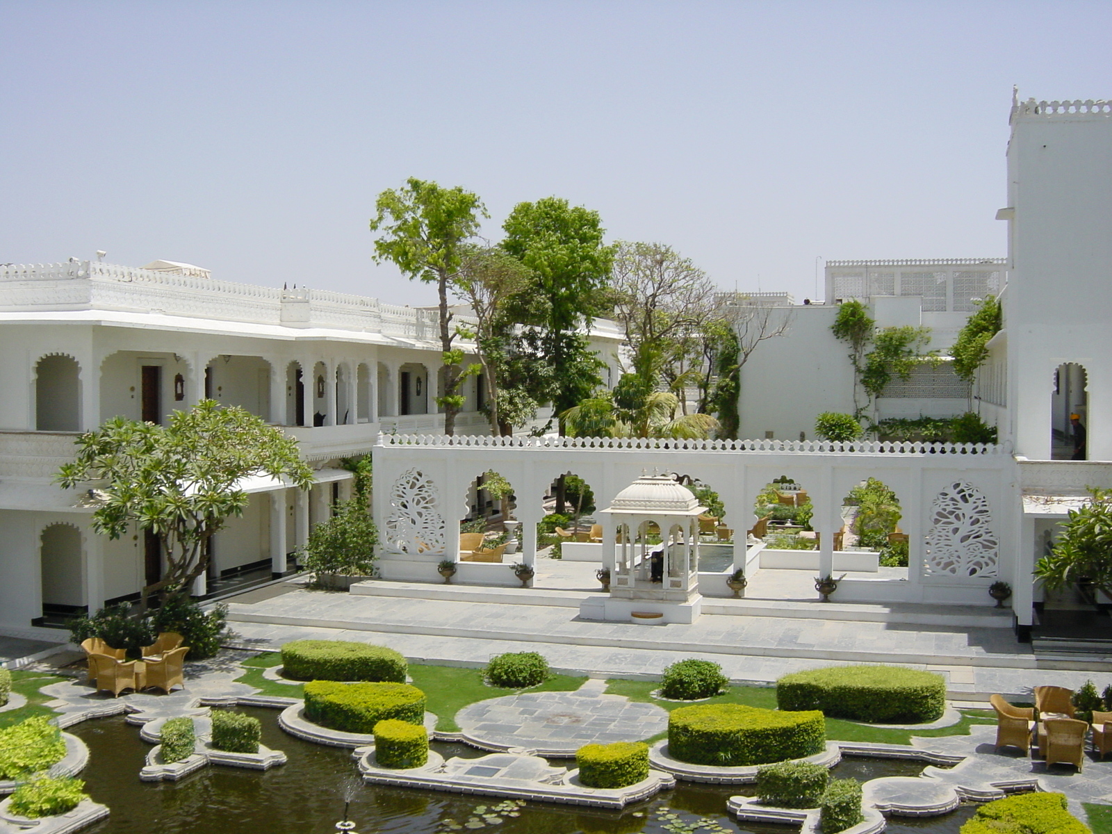 Picture India Udaipur Lake Palace Hotel 2003-05 11 - Sightseeing Lake Palace Hotel