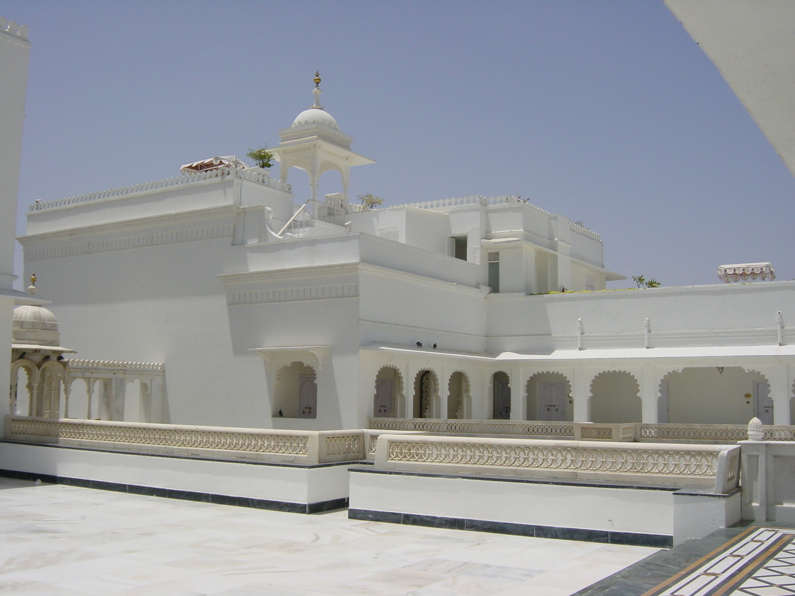 Picture India Udaipur Lake Palace Hotel 2003-05 24 - Sightseeing Lake Palace Hotel