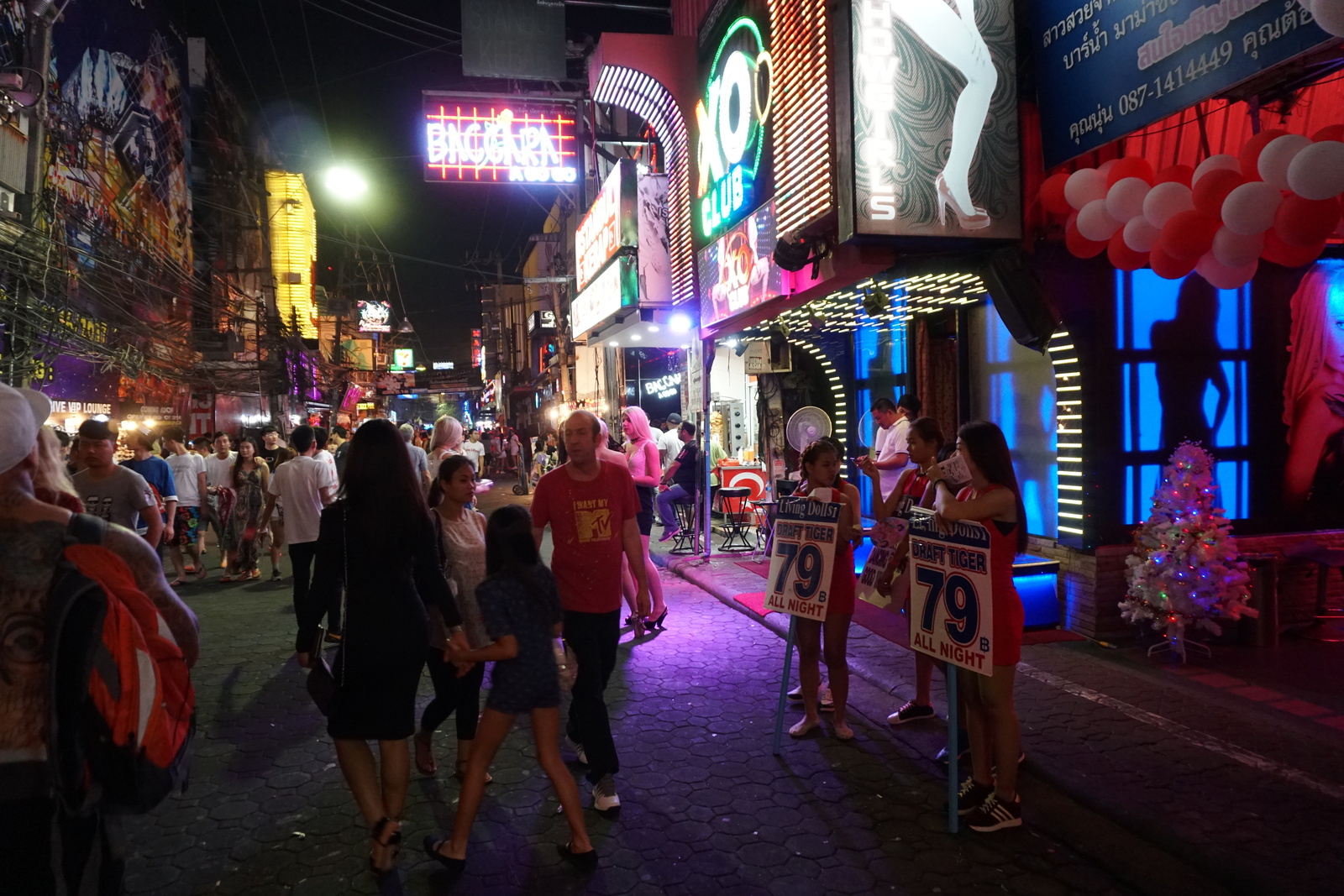 Picture Thailand Pattaya Walking street 2016-12 15 - Visit Walking street