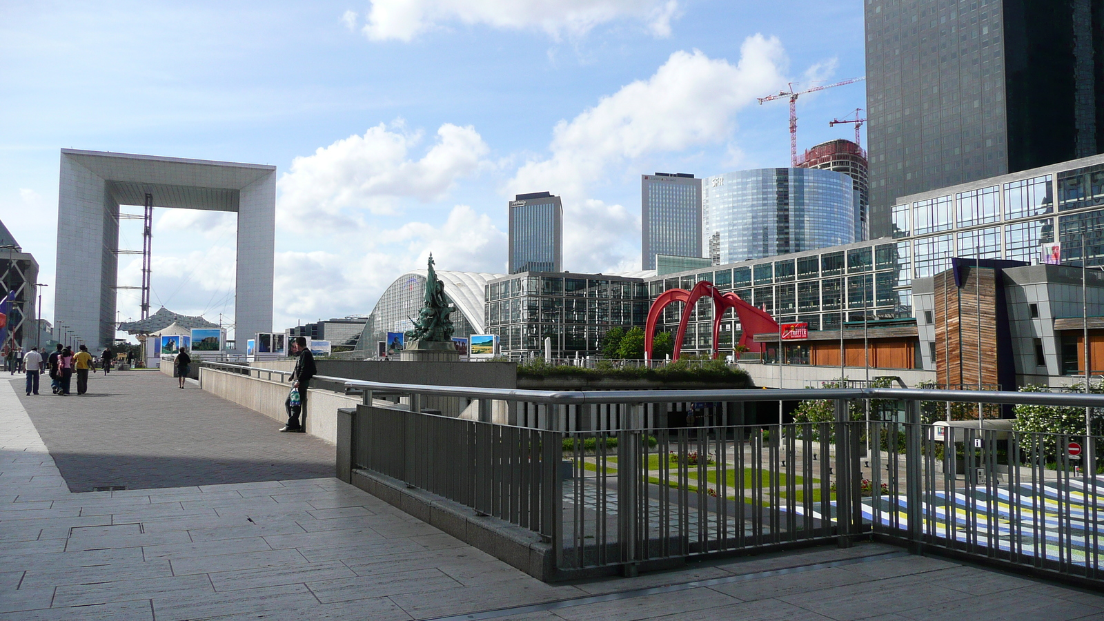 Picture France Paris La Defense 2007-05 70 - View La Defense