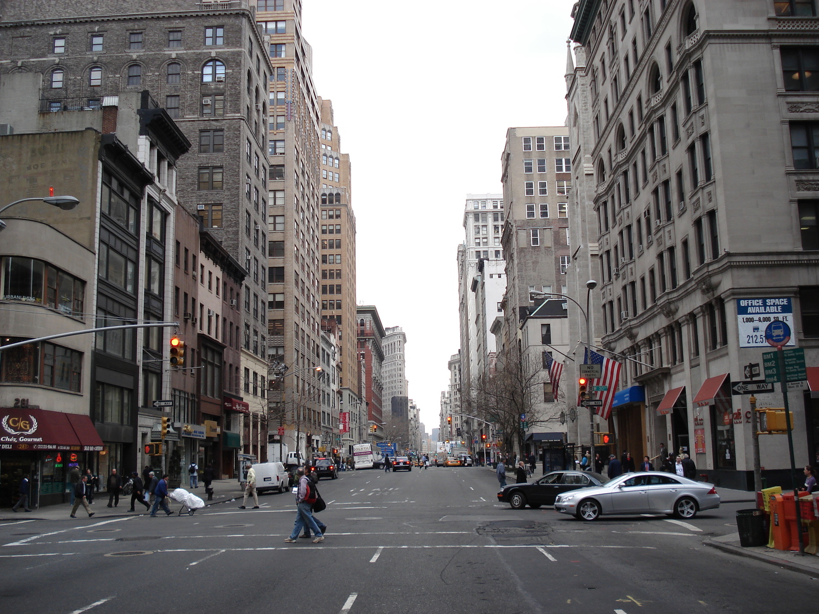 Picture United States New York down the 5th Avenue 2006-03 51 - Perspective down the 5th Avenue