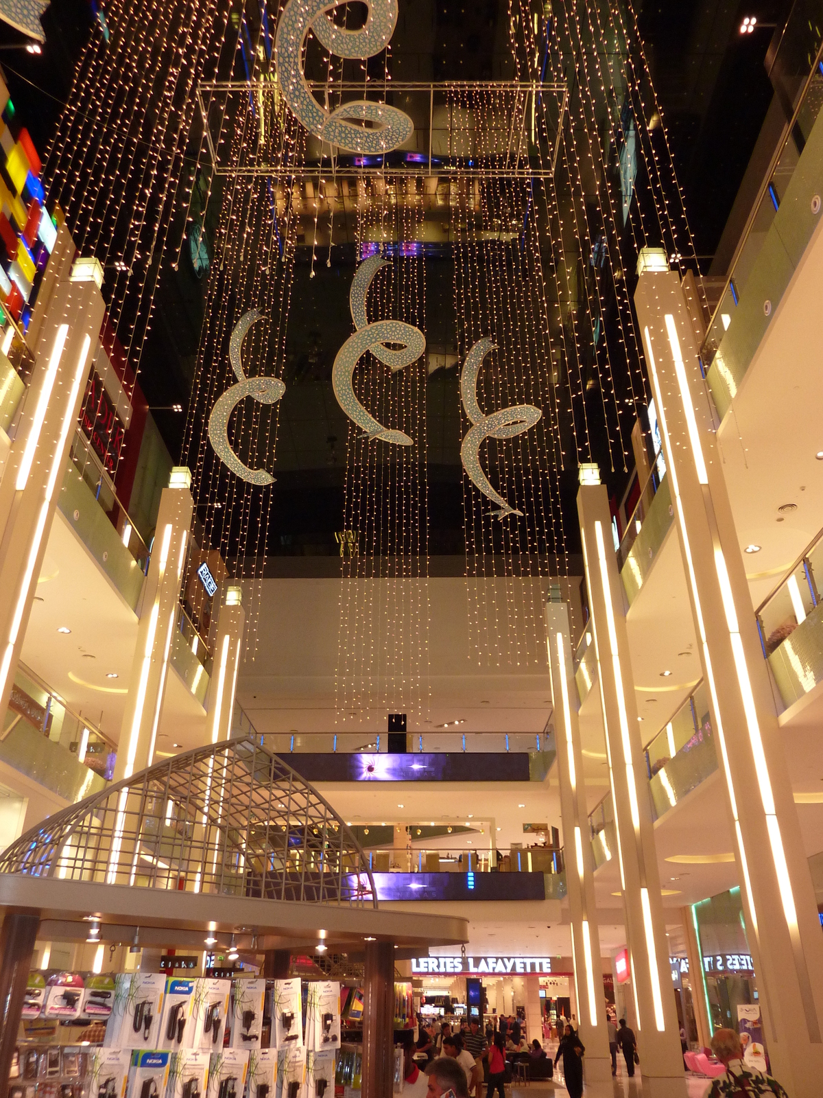 Picture United Arab Emirates Dubai The Dubai Mall 2009-12 21 - Flight The Dubai Mall