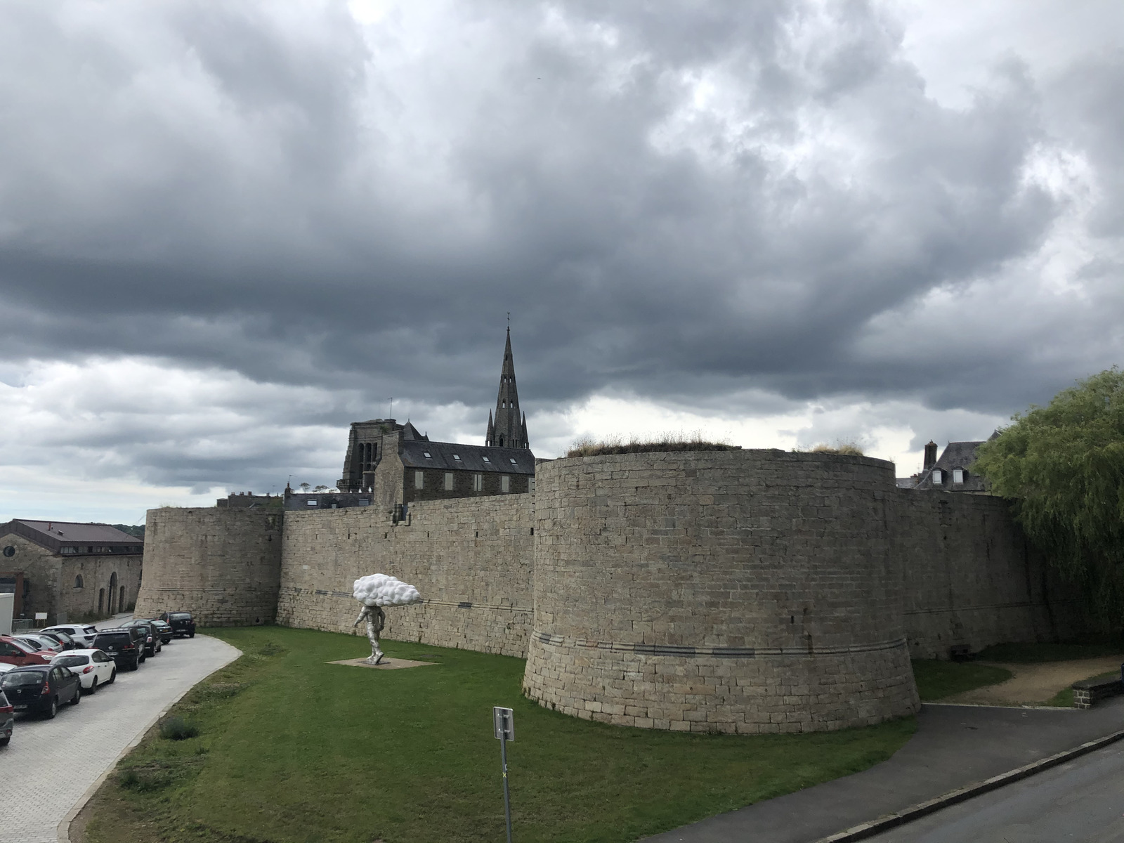 Picture France Guingamp 2020-06 6 - Shopping Mall Guingamp