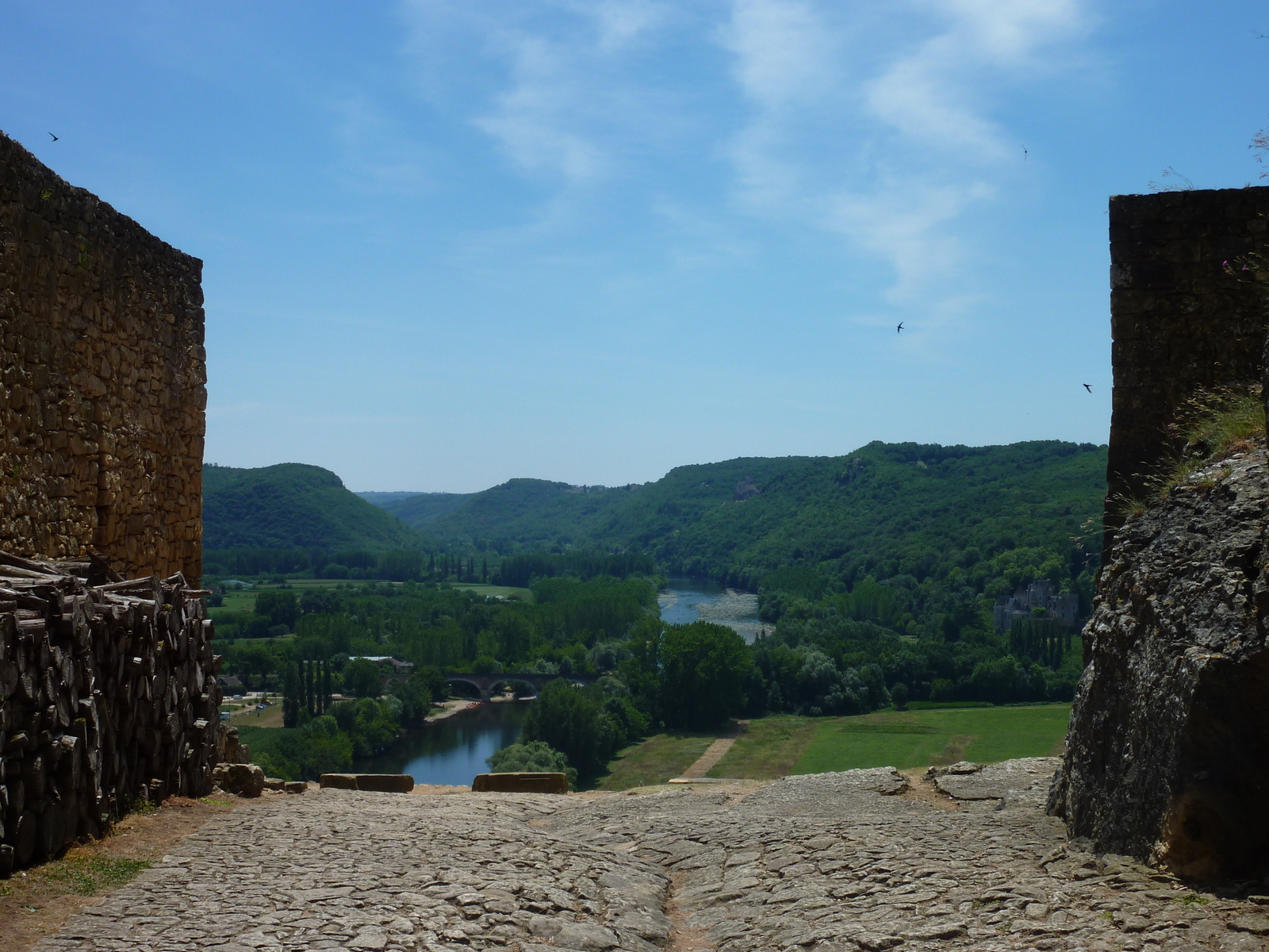 Picture France Beynac Castle 2009-07 16 - Perspective Beynac Castle