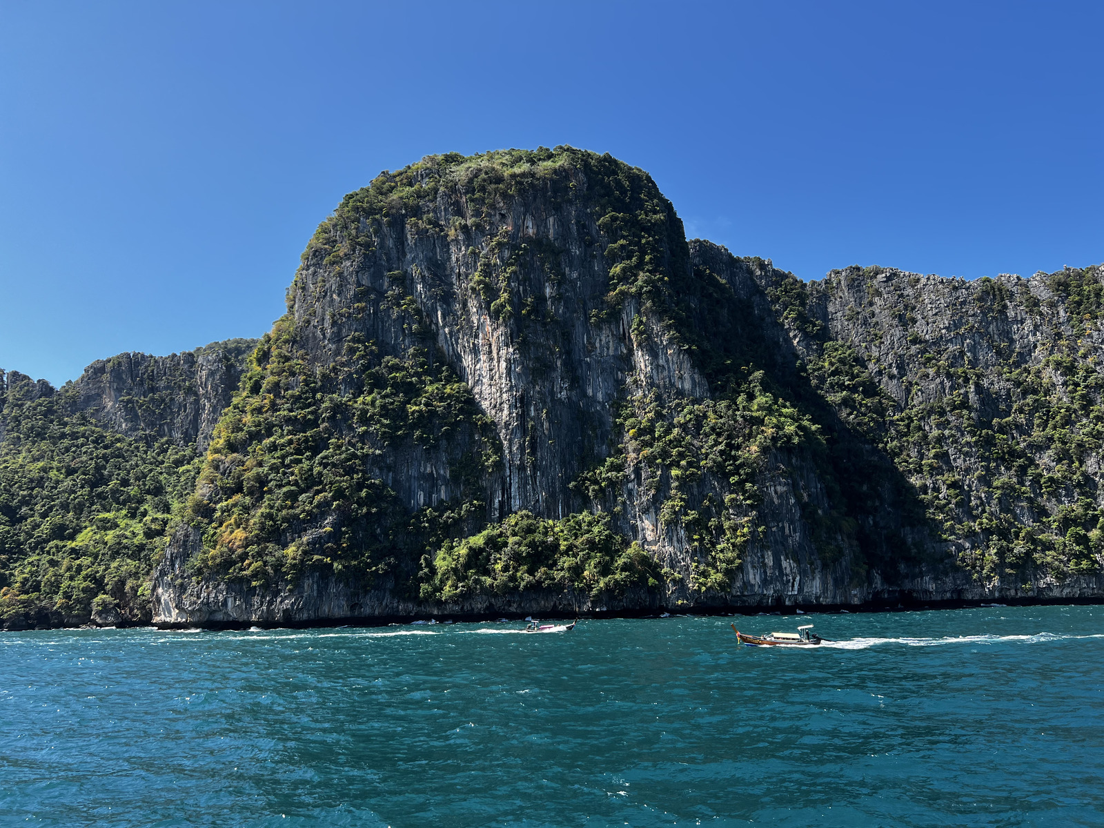 Picture Thailand Phuket to Ko Phi Phi Ferry 2021-12 10 - View Phuket to Ko Phi Phi Ferry