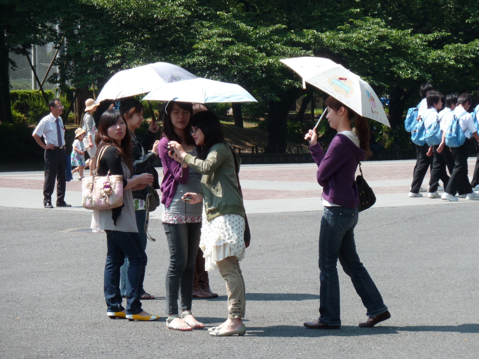 Picture Japan Tokyo Ueno 2010-06 28 - Photographers Ueno