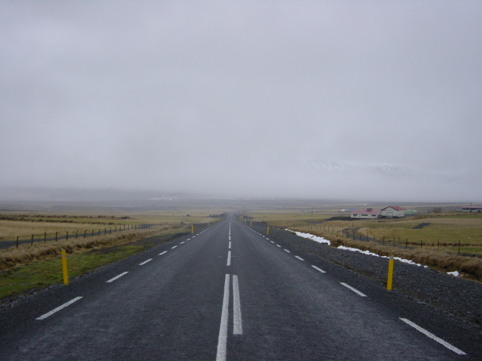 Picture Iceland Geysir 2003-03 9 - Road Geysir