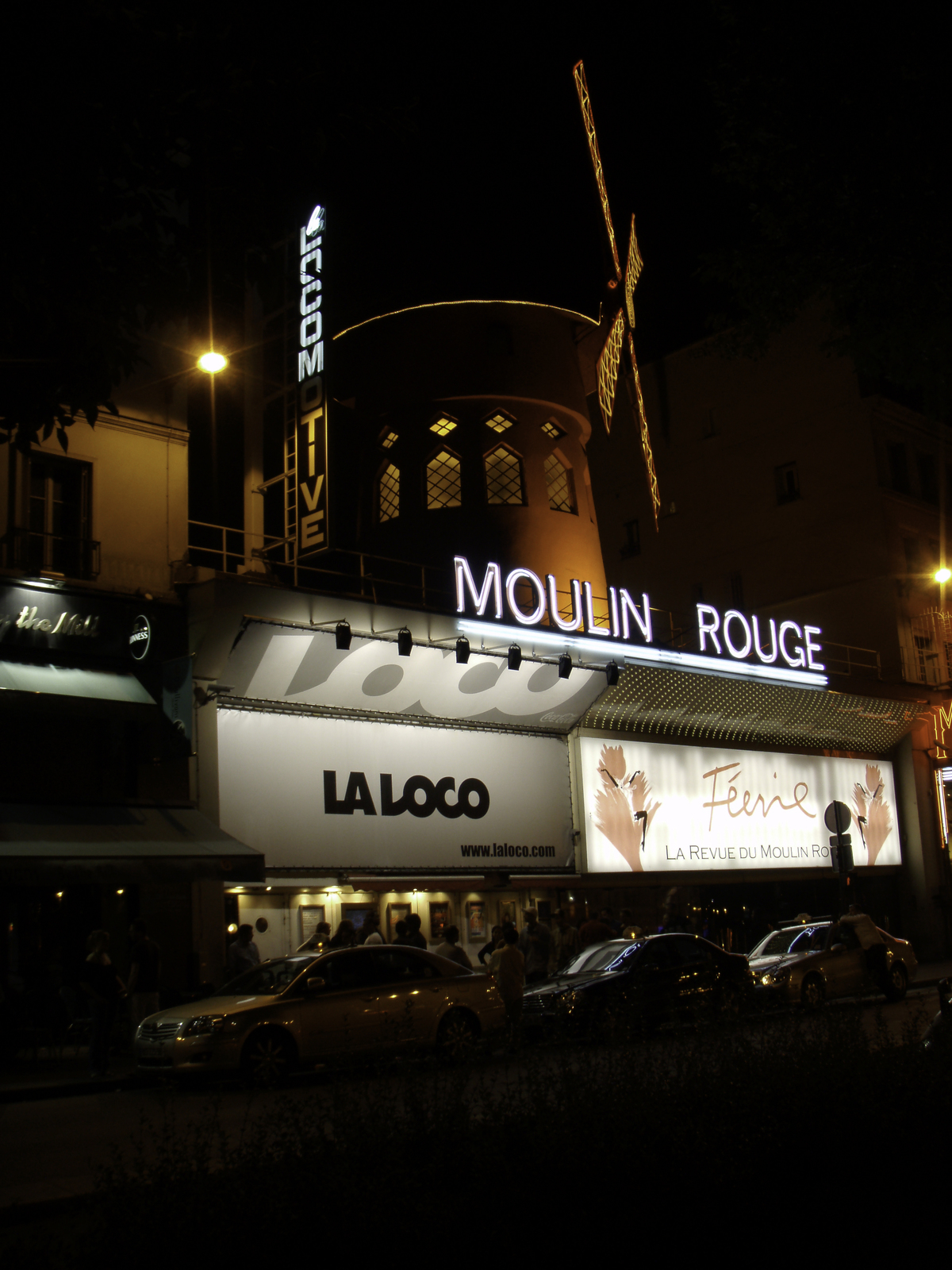 Picture France Paris Pigalle by night 2007-07 17 - Store Pigalle by night