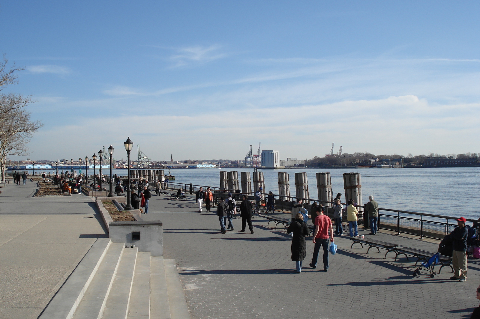 Picture United States New York Battery Park 2006-03 23 - Flight Battery Park