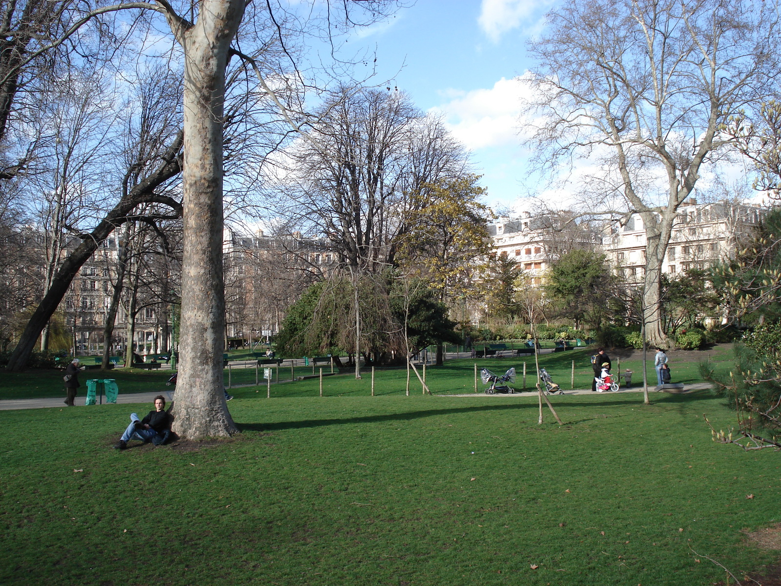 Picture France Paris 8th Arrondissement Monceau Garden 2006-03 11 - View Monceau Garden