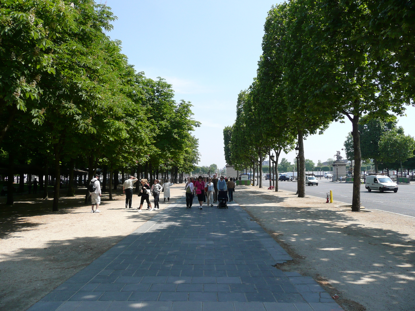 Picture France Paris Champs Elysees 2007-05 16 - Views Champs Elysees