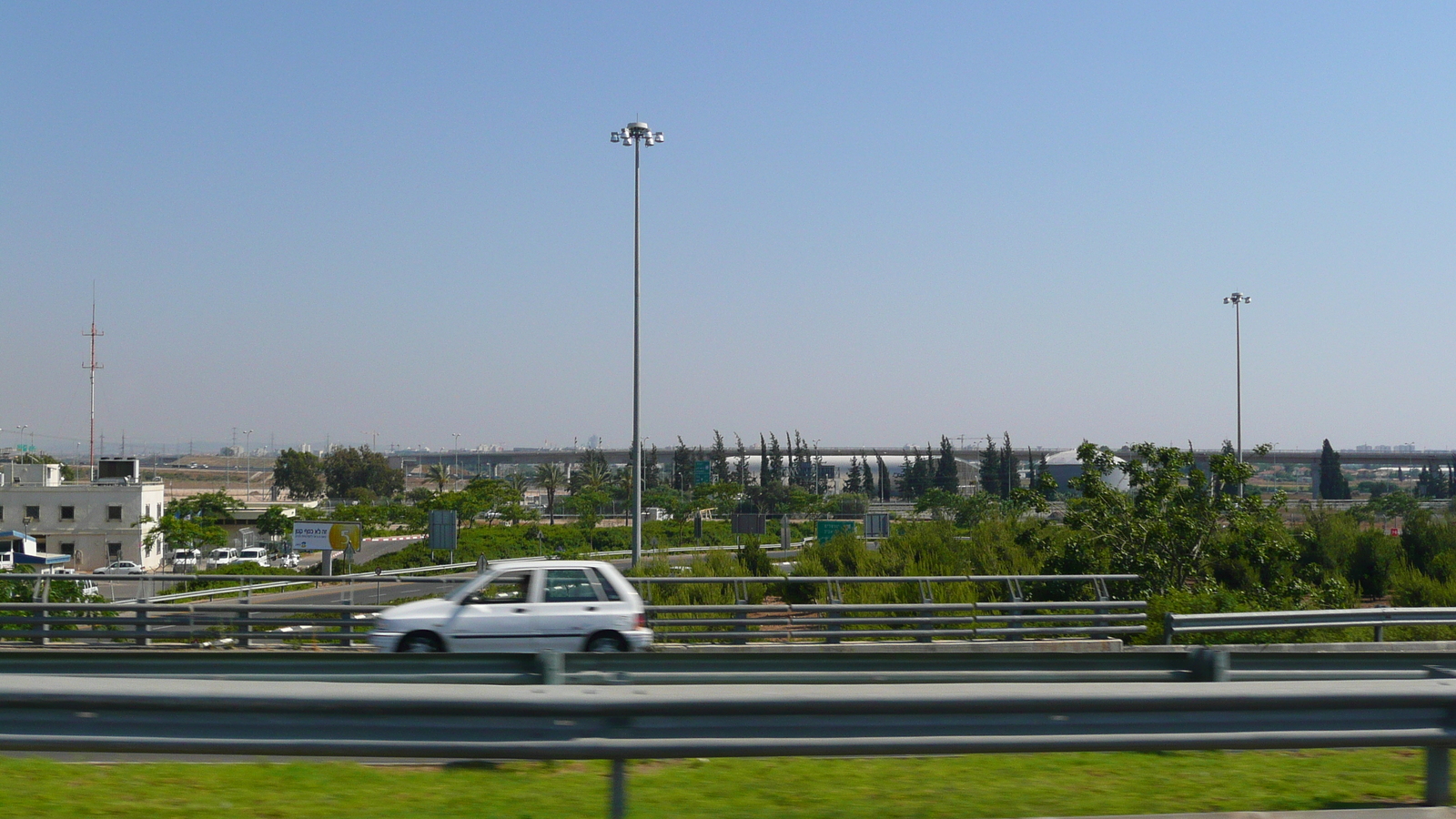 Picture Israel Tel Aviv to Ben Gurion Airport 2007-06 36 - View Tel Aviv to Ben Gurion Airport