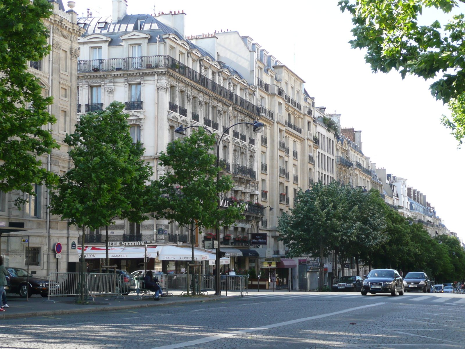 Picture France Paris Etoile and Arc de Triomphe 2007-05 121 - Photographer Etoile and Arc de Triomphe