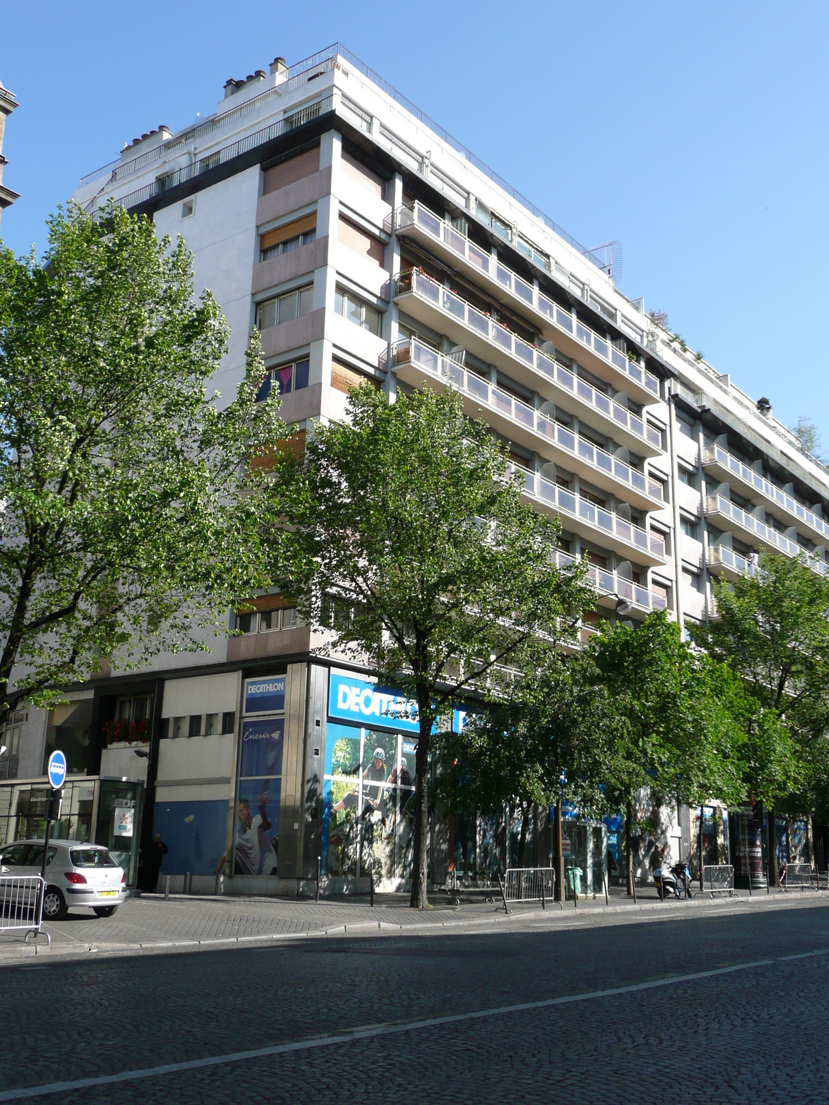 Picture France Paris 17th Arrondissement Avenue de Wagram 2007-05 65 - Flight Avenue de Wagram