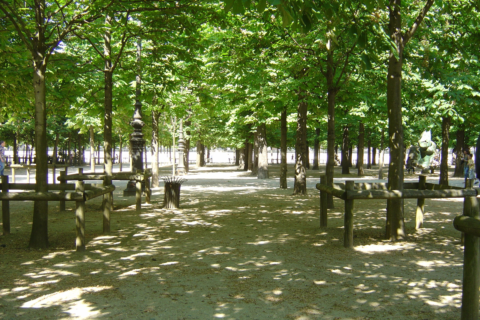 Picture France Paris Garden of Tuileries 2007-05 13 - View Garden of Tuileries