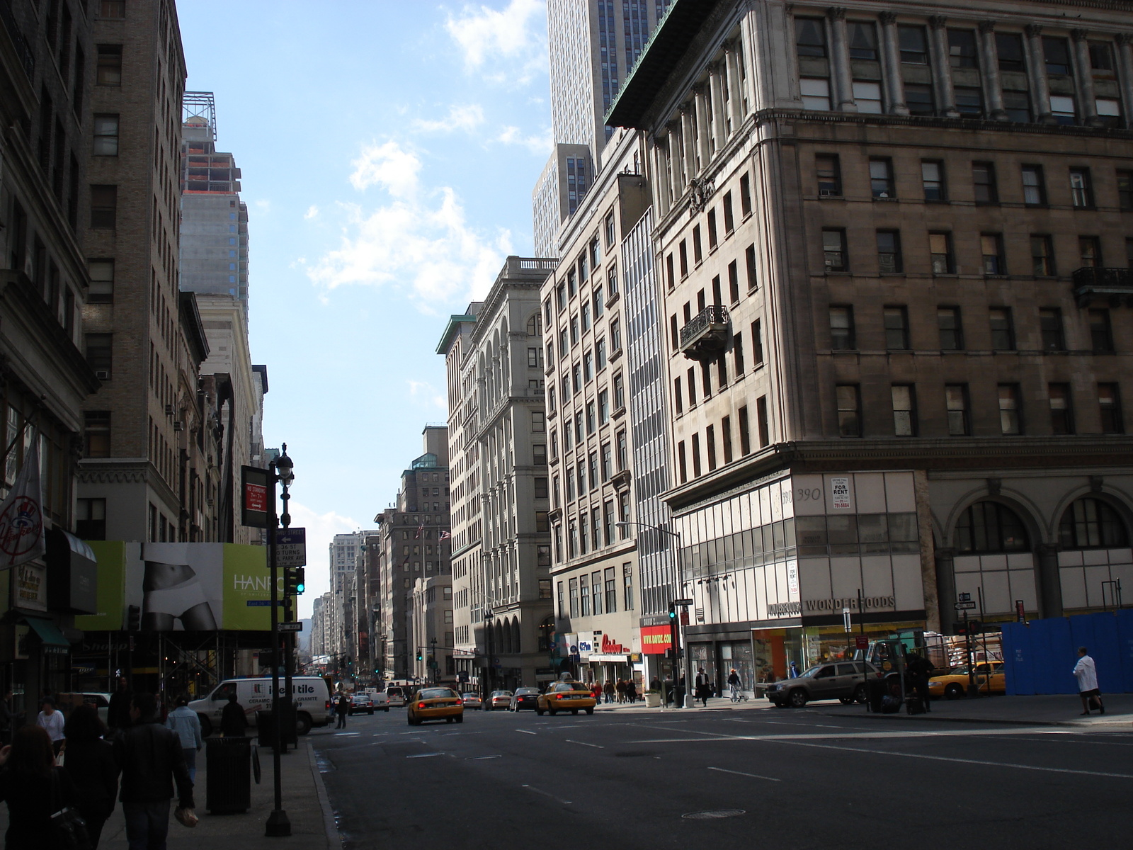 Picture United States New York down the 5th Avenue 2006-03 13 - Store down the 5th Avenue