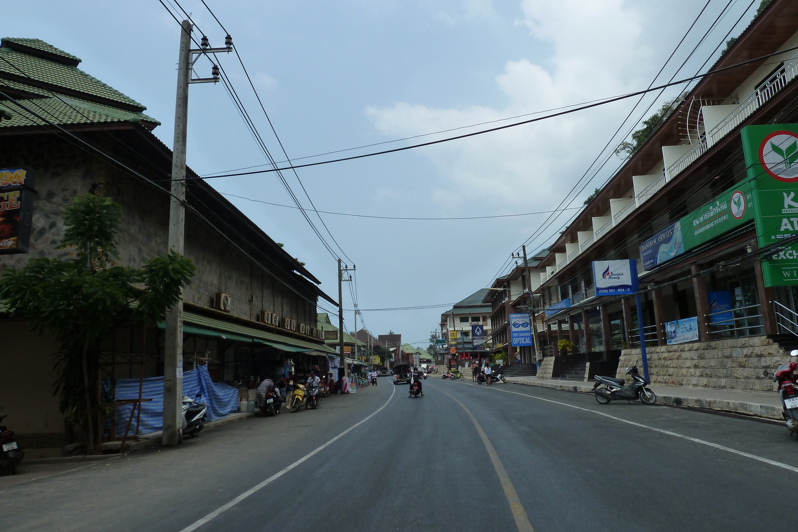 Picture Thailand Ko Chang Island road 2011-02 0 - Photographers Island road