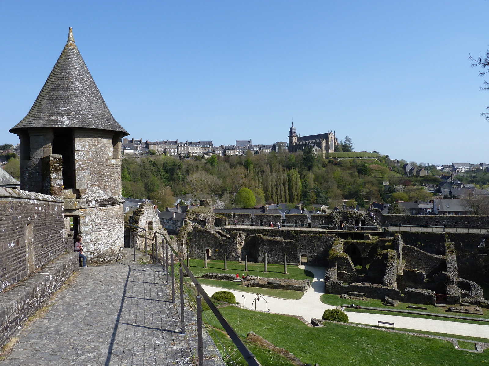 Picture France Fougeres 2010-04 22 - View Fougeres