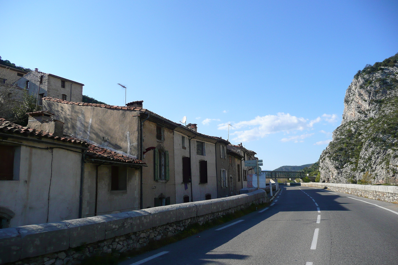 Picture France Provence road to Ales 2008-04 11 - Car road to Ales