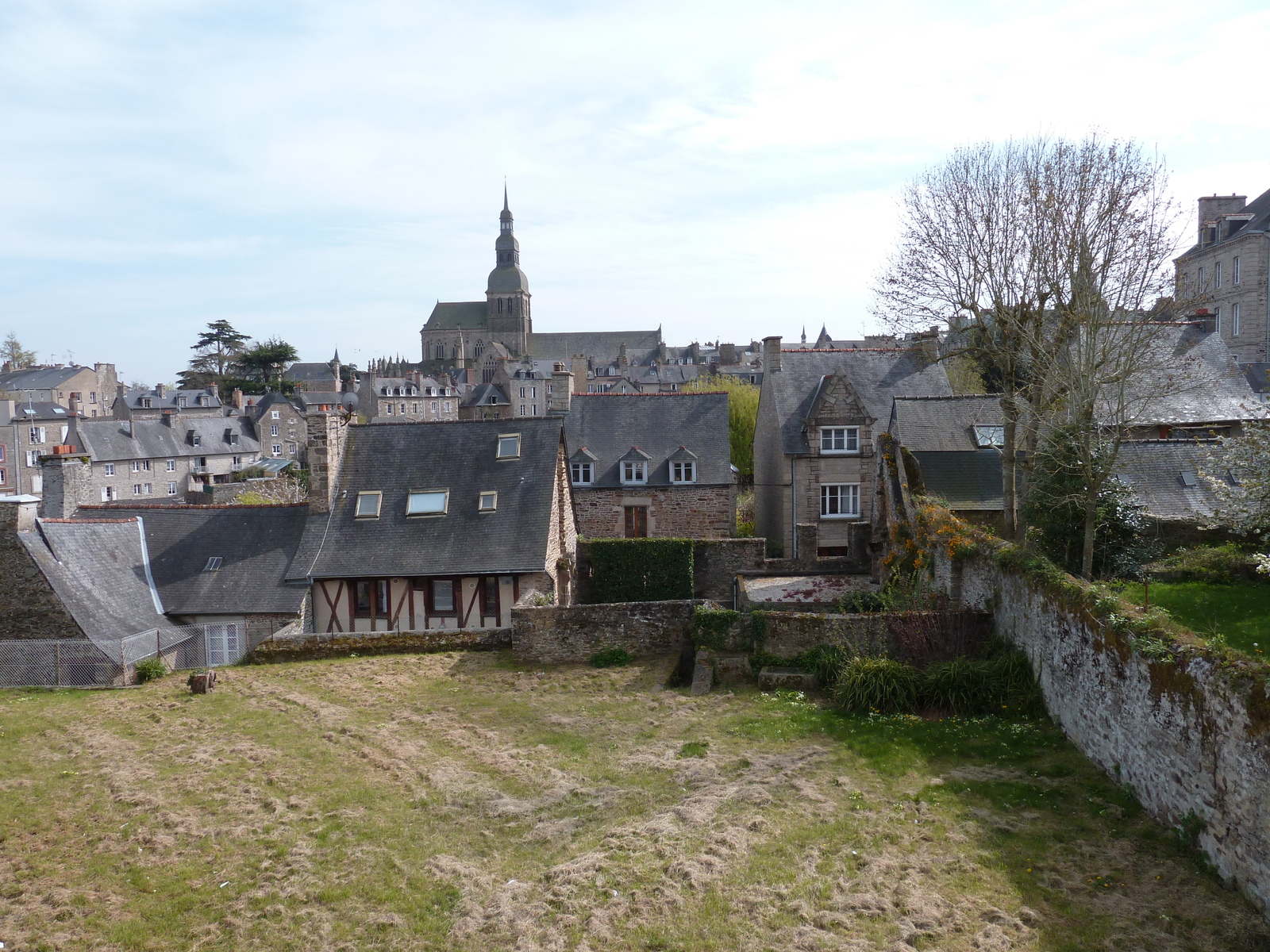 Picture France Dinan Dinan city walls 2010-04 14 - Map Dinan city walls