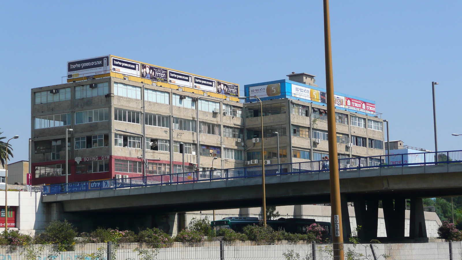 Picture Israel Tel Aviv to Ben Gurion Airport 2007-06 7 - Sight Tel Aviv to Ben Gurion Airport