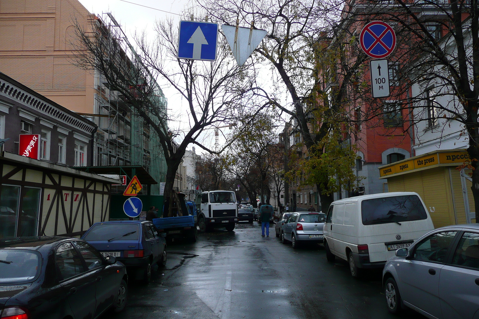 Picture Ukraine Kiev Podil 2007-11 19 - Car Podil