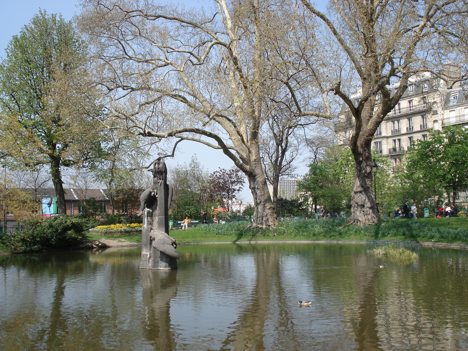 Picture France Paris Square des Batignolles 2006-04 4 - Flight Square des Batignolles