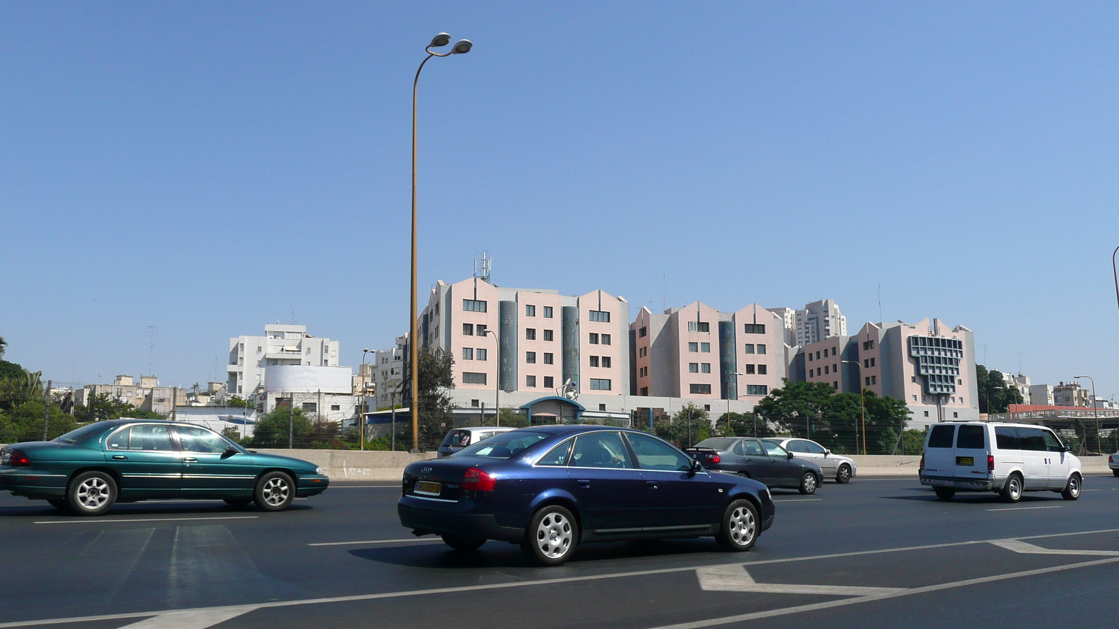 Picture Israel Tel Aviv to Ben Gurion Airport 2007-06 5 - Tourist Tel Aviv to Ben Gurion Airport