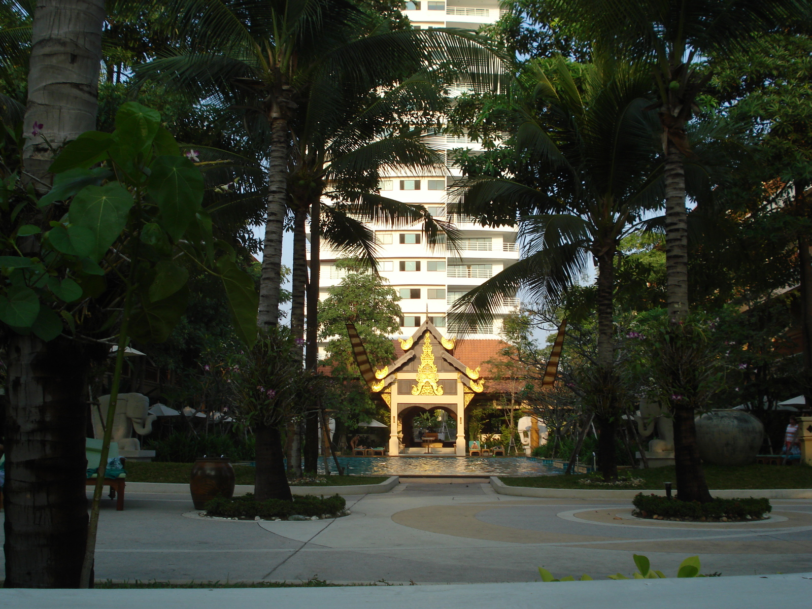 Picture Thailand Pattaya Dongtan beach 2008-01 42 - Views Dongtan beach