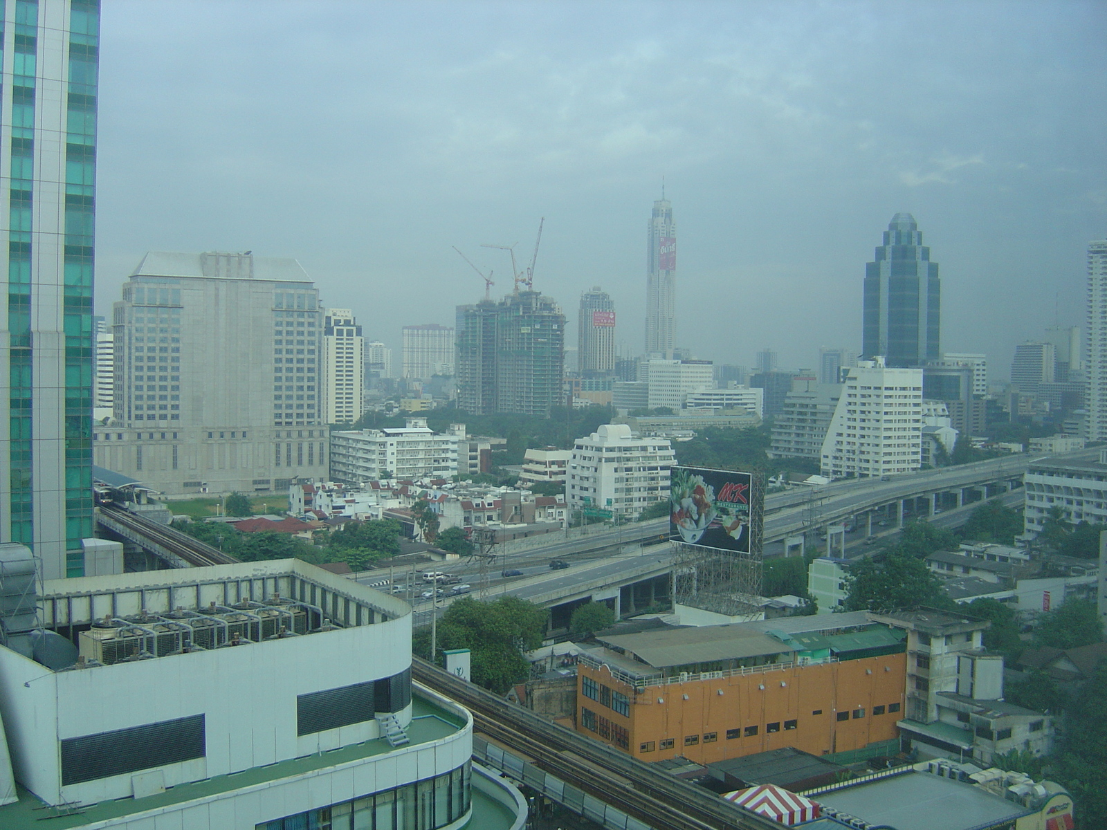 Picture Thailand Bangkok JW Marriot Hotel 2005-11 58 - Car JW Marriot Hotel