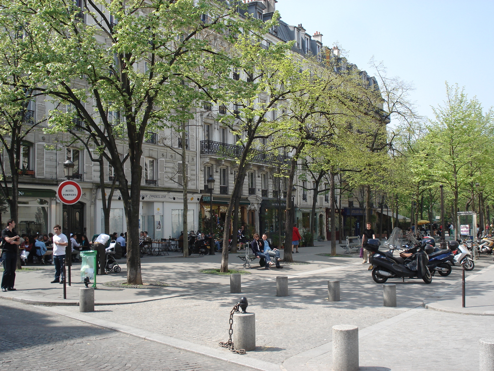 Picture France Paris 17th Arrondissement 2006-04 10 - Photographers 17th Arrondissement