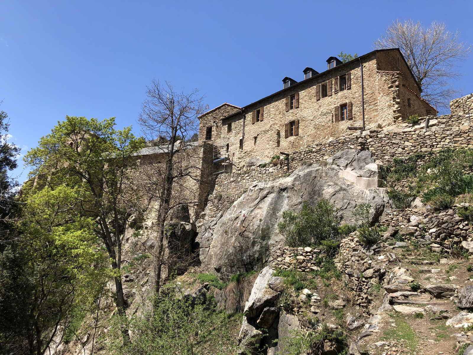 Picture France Abbaye Saint Martin du Canigou 2018-04 131 - Perspective Abbaye Saint Martin du Canigou